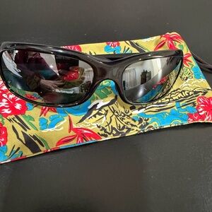 Maui Jim Black Sunglasses with Floral Pouch